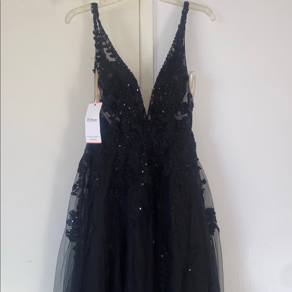 NWT BLACK SEQUIN LACE GOWN Size 4 BY JJS HOUSE - Picture 7 of 13